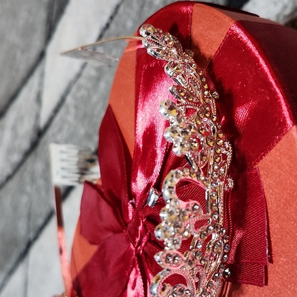 CRYSTAL RHINESTONE SILVER-TONE METAL TIARA W/ COMBS CROWN HEADPIECE - Picture 5 of 13